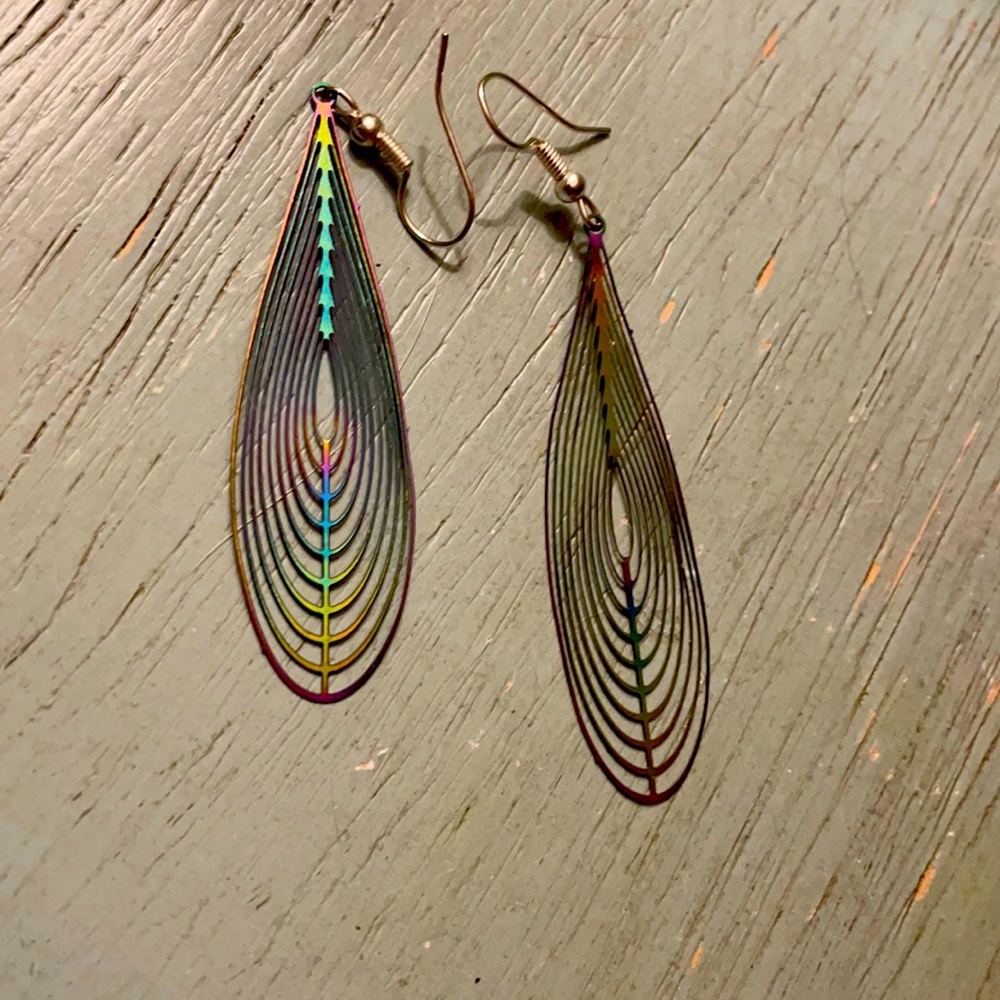 Mermaid earrings! Very ethereal!🧚🏻‍♂️🌈✨